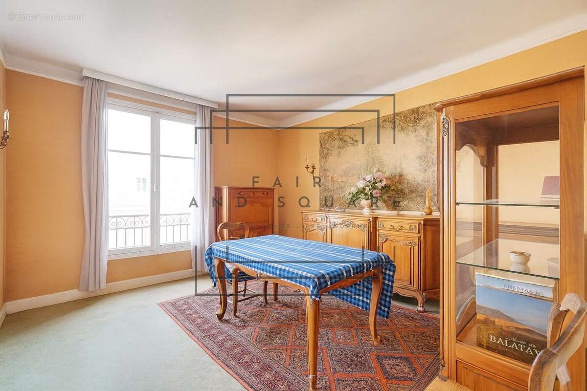 Appartement à NEUILLY-SUR-SEINE