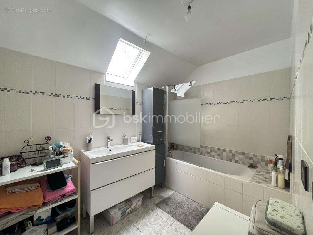 Maison à VERT-LE-GRAND