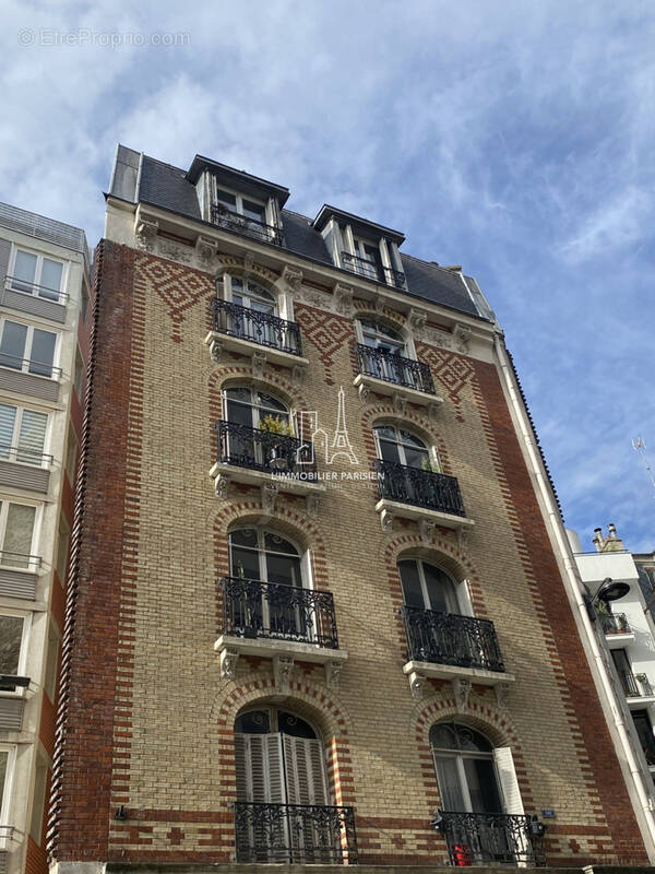 Appartement à PARIS-18E