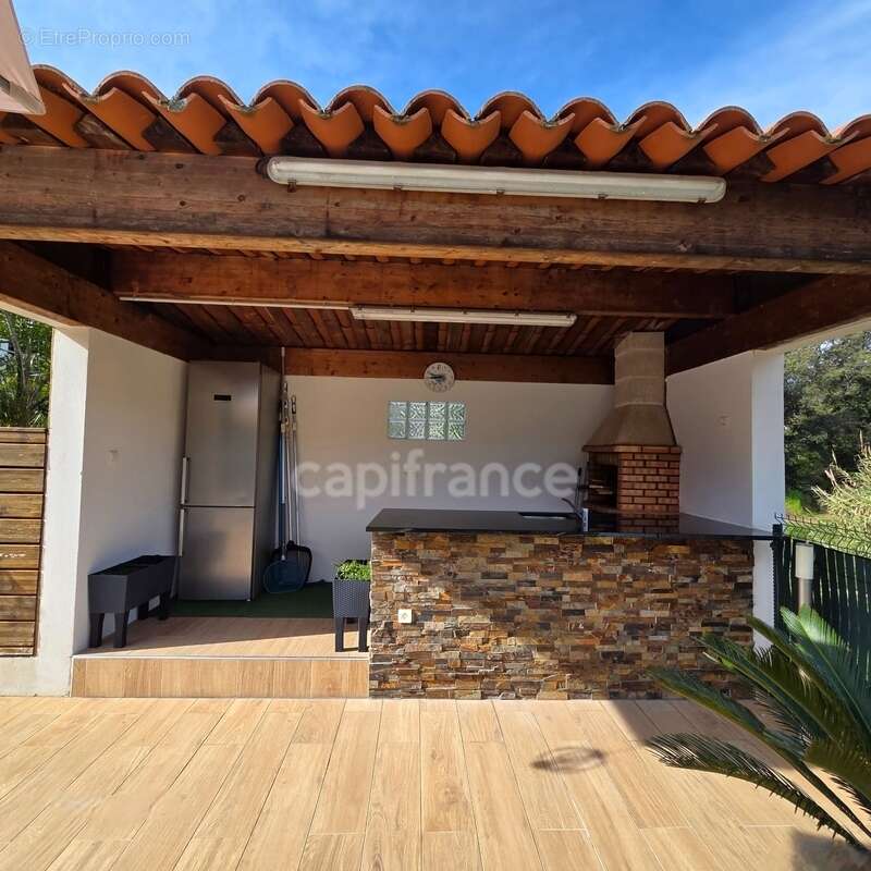 BASTELICACCIA (Corse du sud) proche AJACCIO: Villa de 360m2 avec  piscine et jardin paysager - photo 5