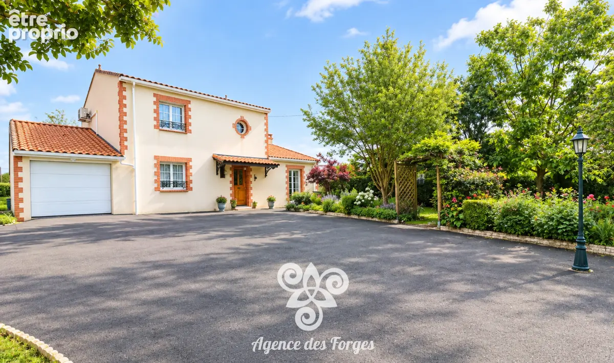 Maison individuelle 168m² - 4 chb - terrain de 1519m² - La Regrippiere - photo 1