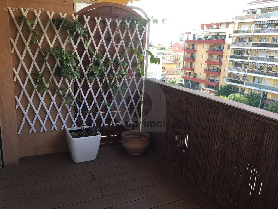 Menton 3 pièces terrasse vue dégagée proche centre - photo 5
