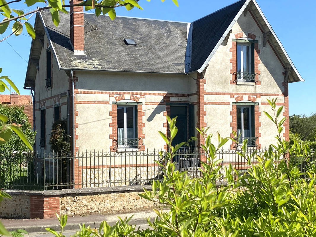 Maison à COURTENAY