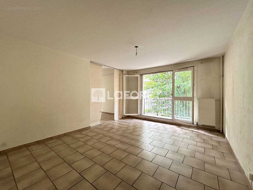 Appartement à VERNEUIL-SUR-SEINE