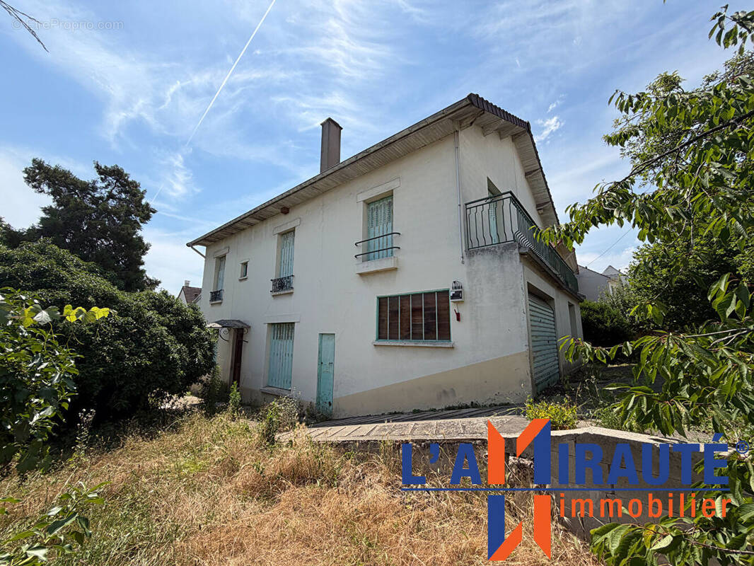 Maison à SARTROUVILLE