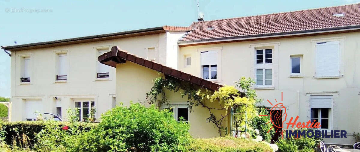 Ensemble immobilier à Mailly-le-camp - photo 4