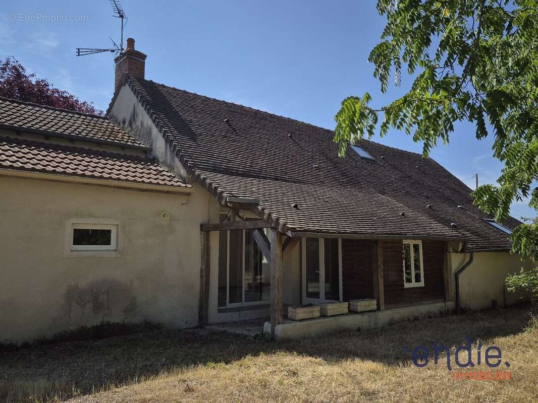 Maison à LA GUERCHE-SUR-L'AUBOIS