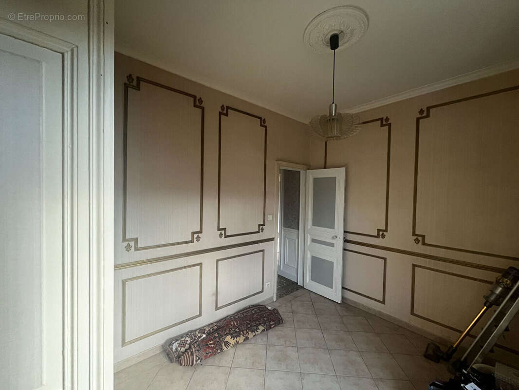 Maison de Maitre à Vittel 8 pièce(s) 155 m2 - photo 16