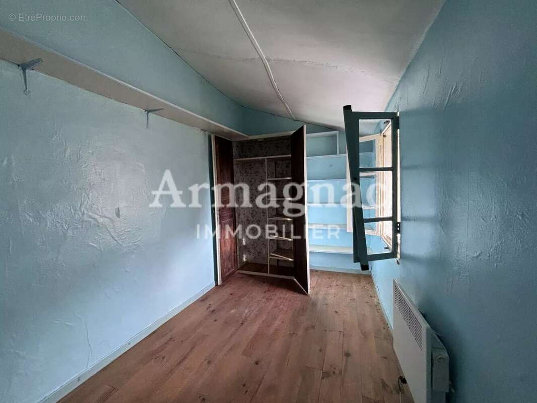 Maison à VIC-FEZENSAC