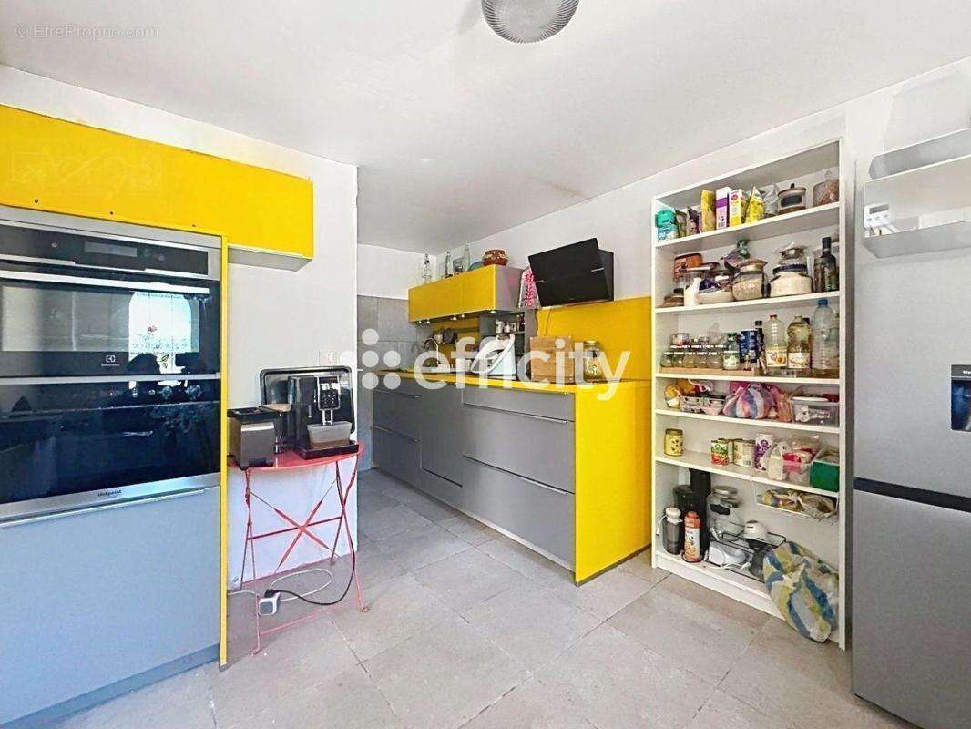 Maison 140 m² à Saint-Cannat  - photo 12