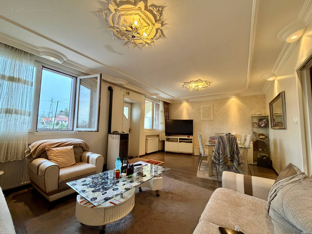 Appartement à LA RICAMARIE