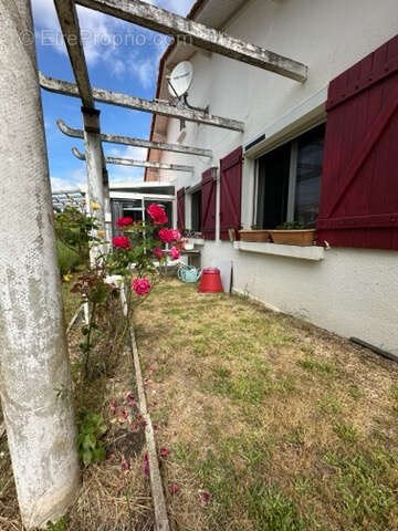 Maison à LA ROCHE-CHALAIS