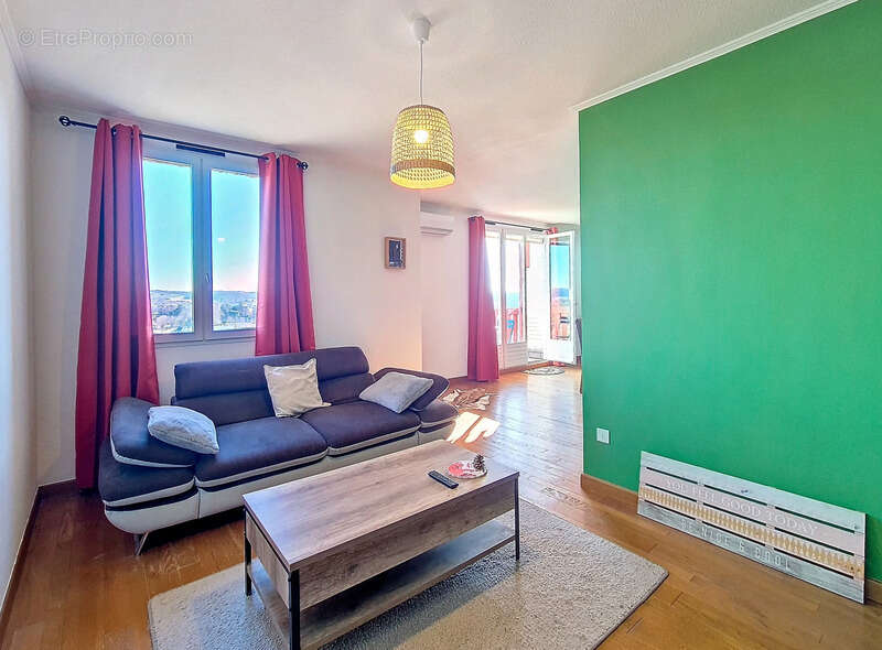 Appartement à FUMEL