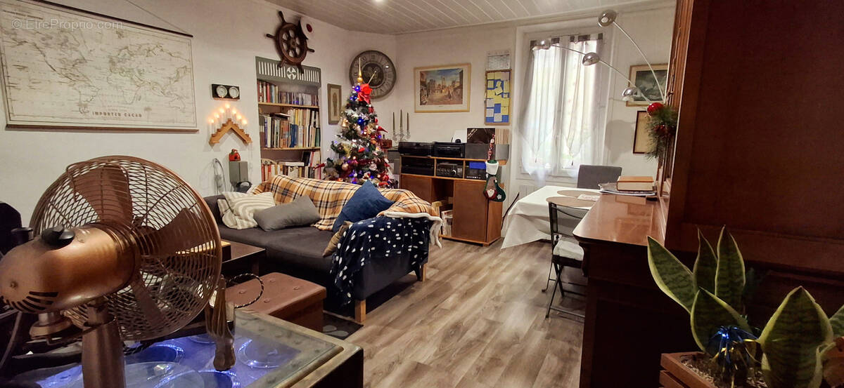 Appartement à VALLAURIS