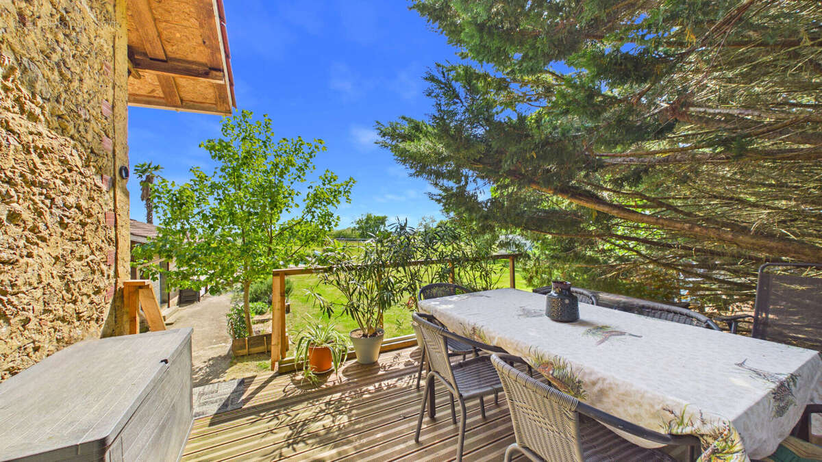 Propriété de charme : demeure principale, deux gîtes sur plus de 3 hectares - photo 16