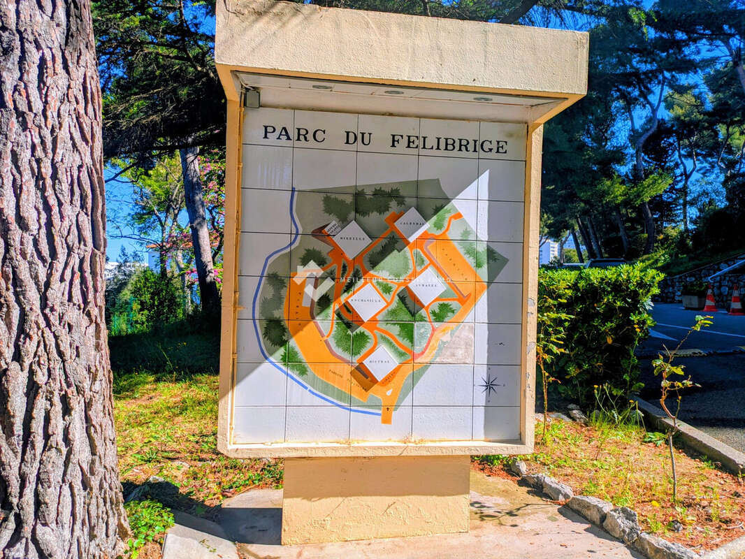 Appartement à MARSEILLE-9E