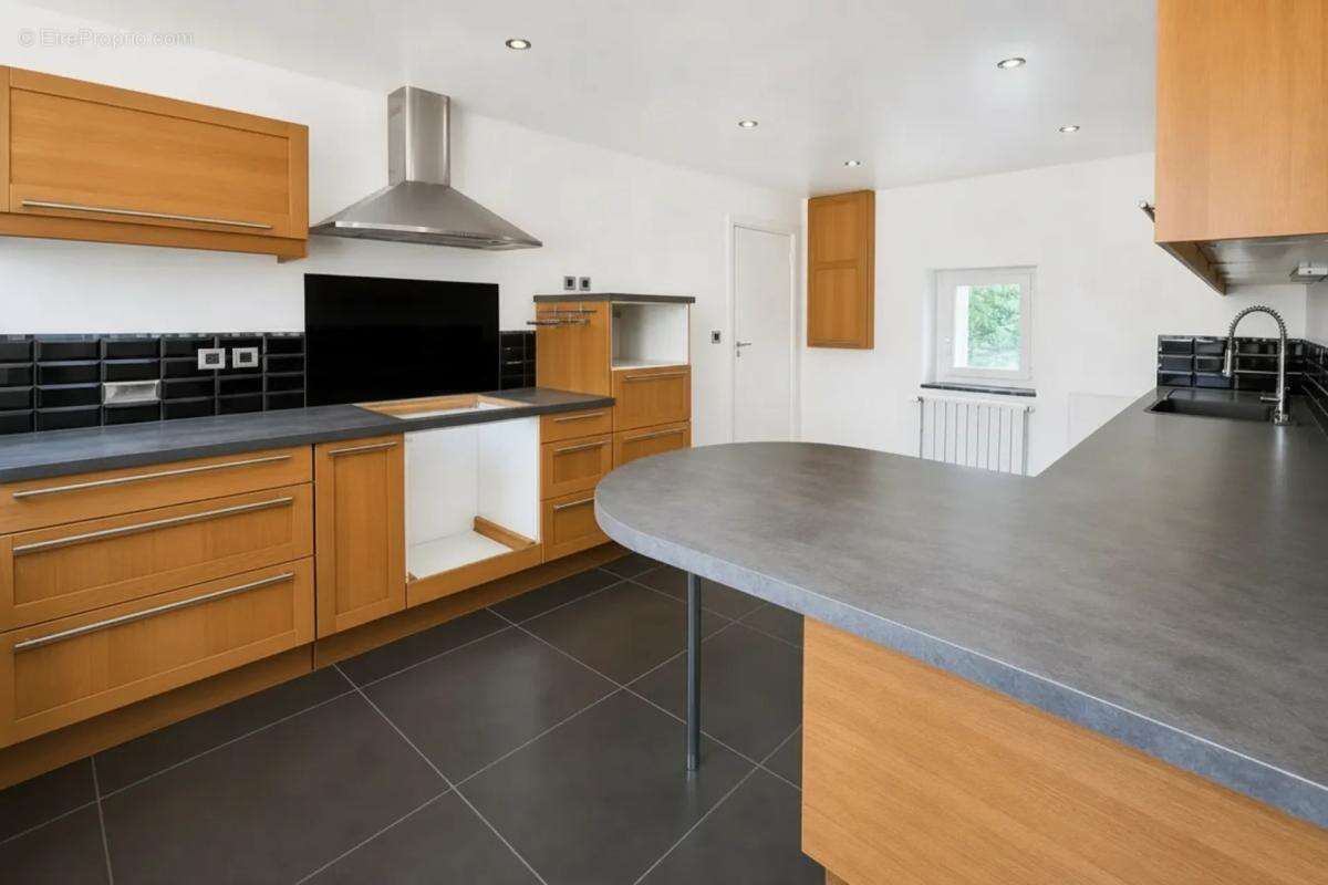 Maison de 8 pièces de 240 m² à Aureilhan - photo 17
