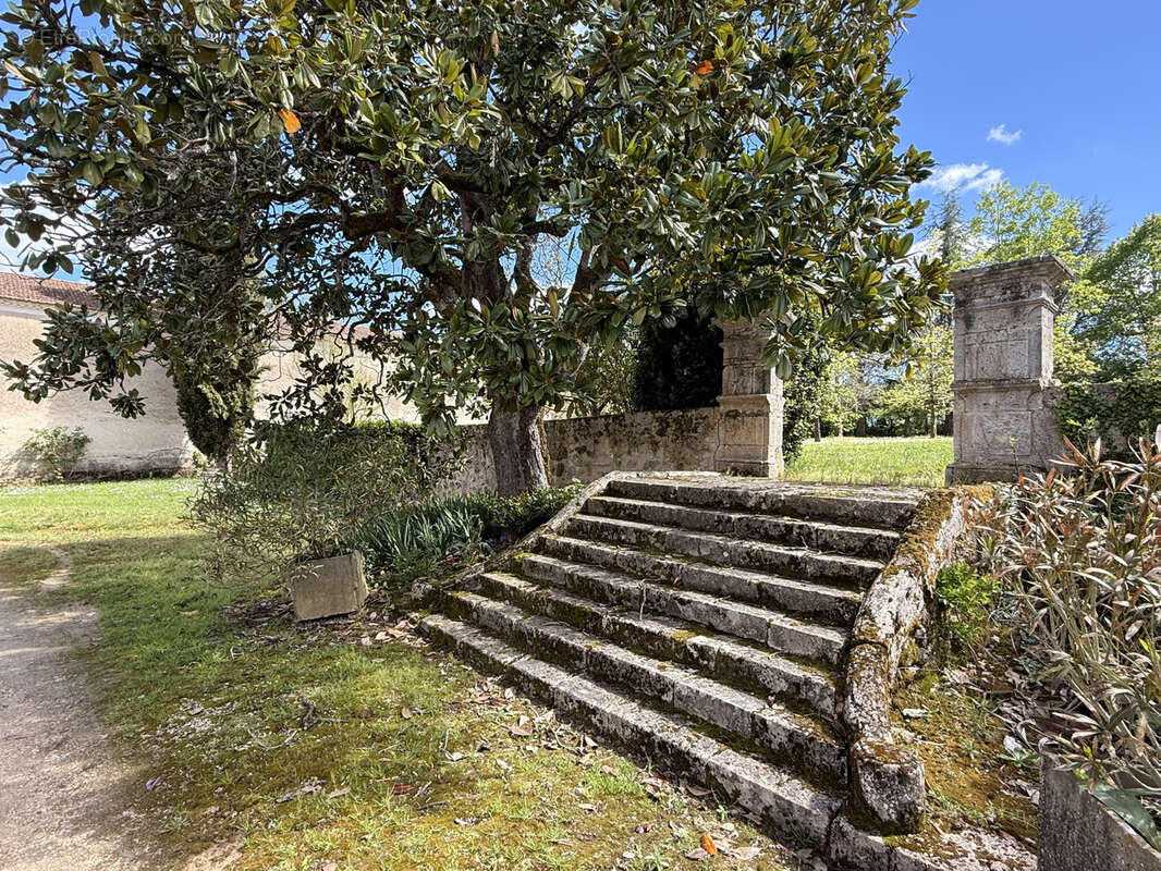 Maison à MEZIN