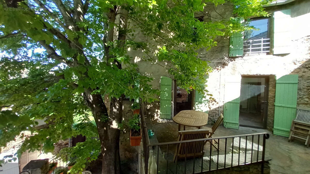 Maison à COLOMBIERES-SUR-ORB