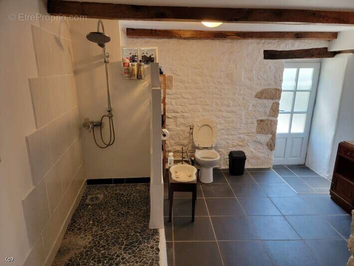 Maison à NANTEUIL-EN-VALLEE