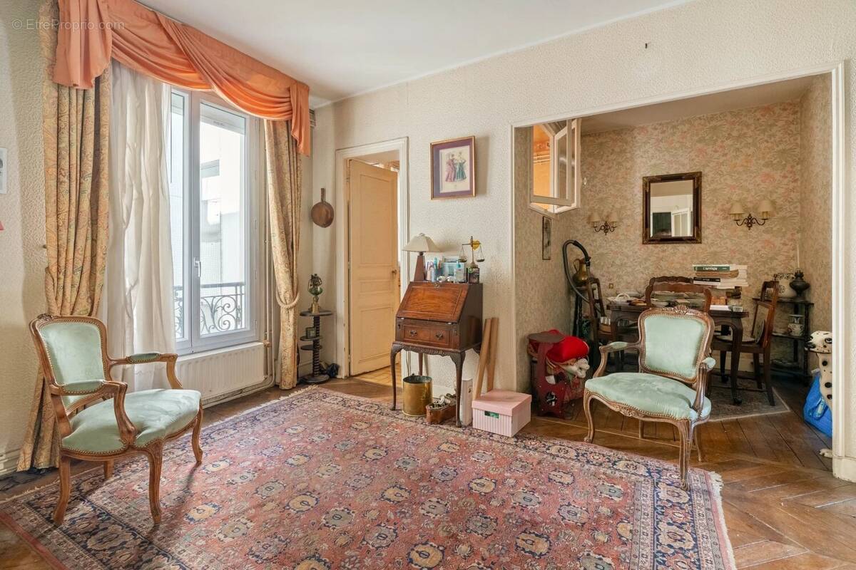 Appartement à LEVALLOIS-PERRET
