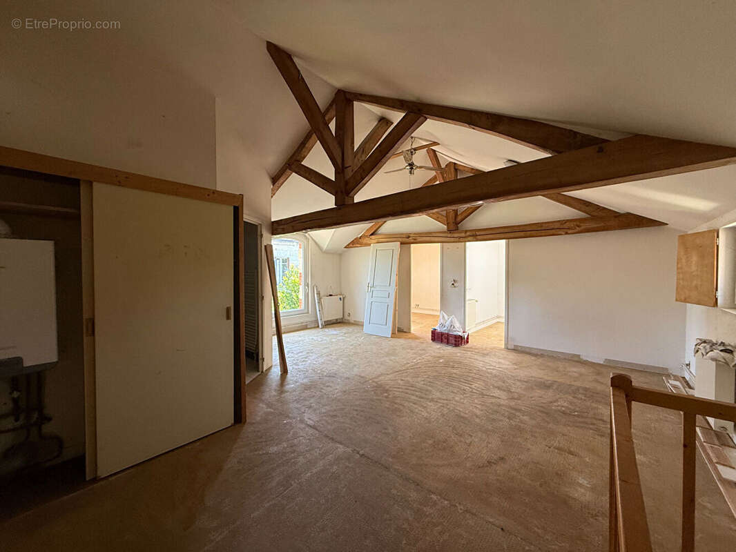 Maison à LONGUE-JUMELLES