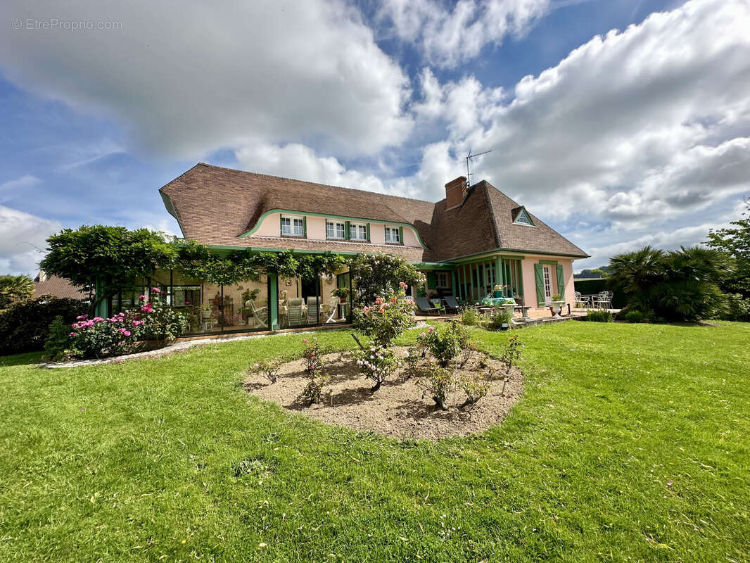 Belle propriété familiale de 220 m2 sur un terrain clos et paysager de 1 785 m2   Bellengreville - photo 24