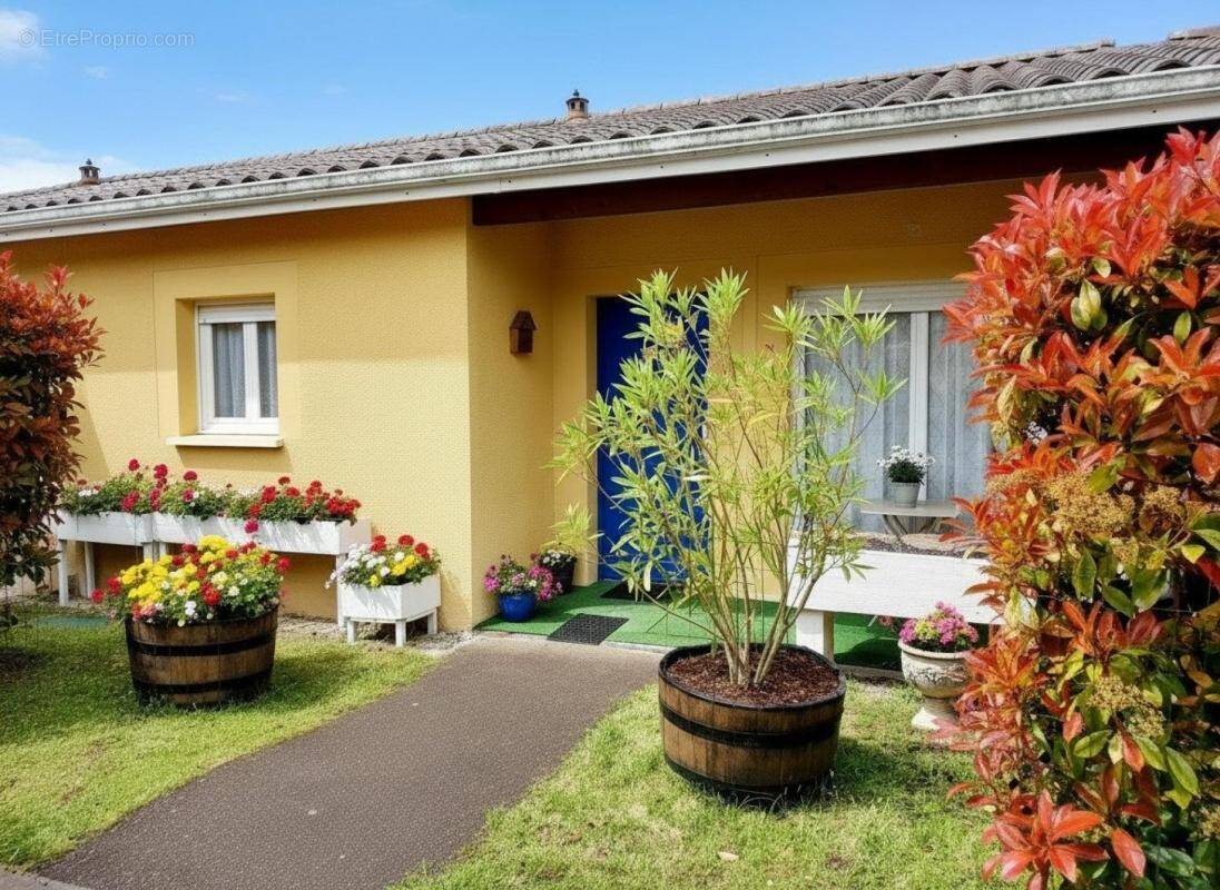 Maison à ETAULIERS