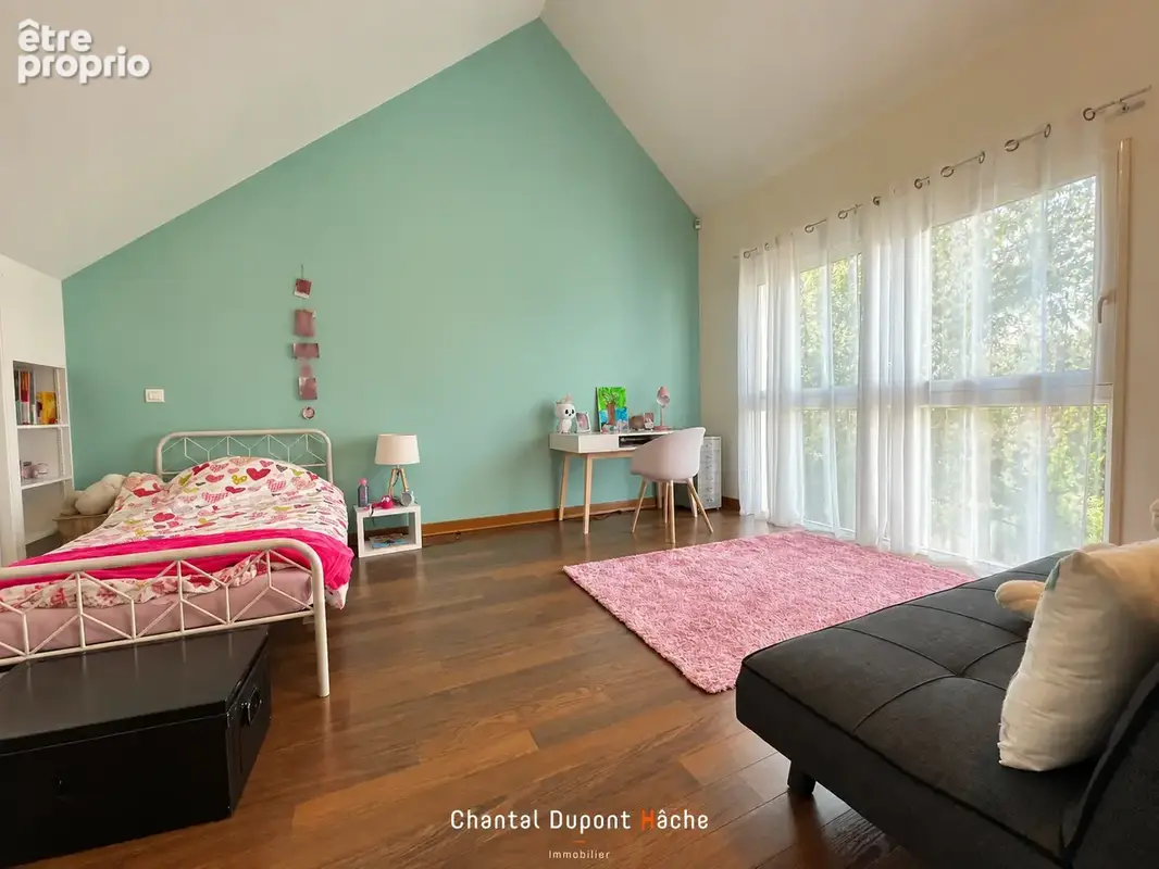 CHARTRES GARE A PIED - Maison contemporaine de 2005, 258m2 habitables, jardin et double garage ! - photo 17