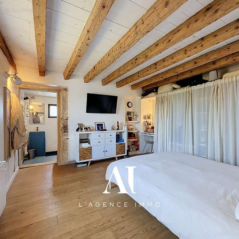 Maison à PERON