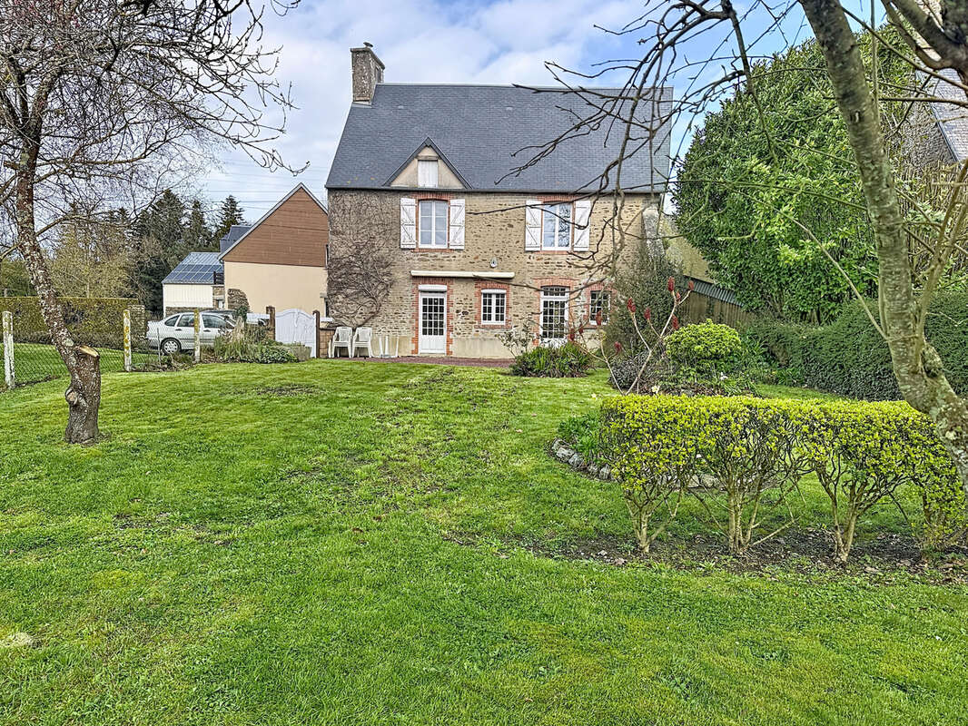 Maison à DRAGEY-RONTHON