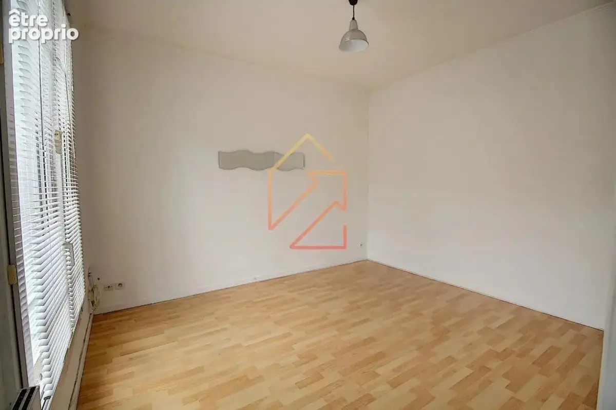 Appartement à SAINT-MAUR-DES-FOSSES