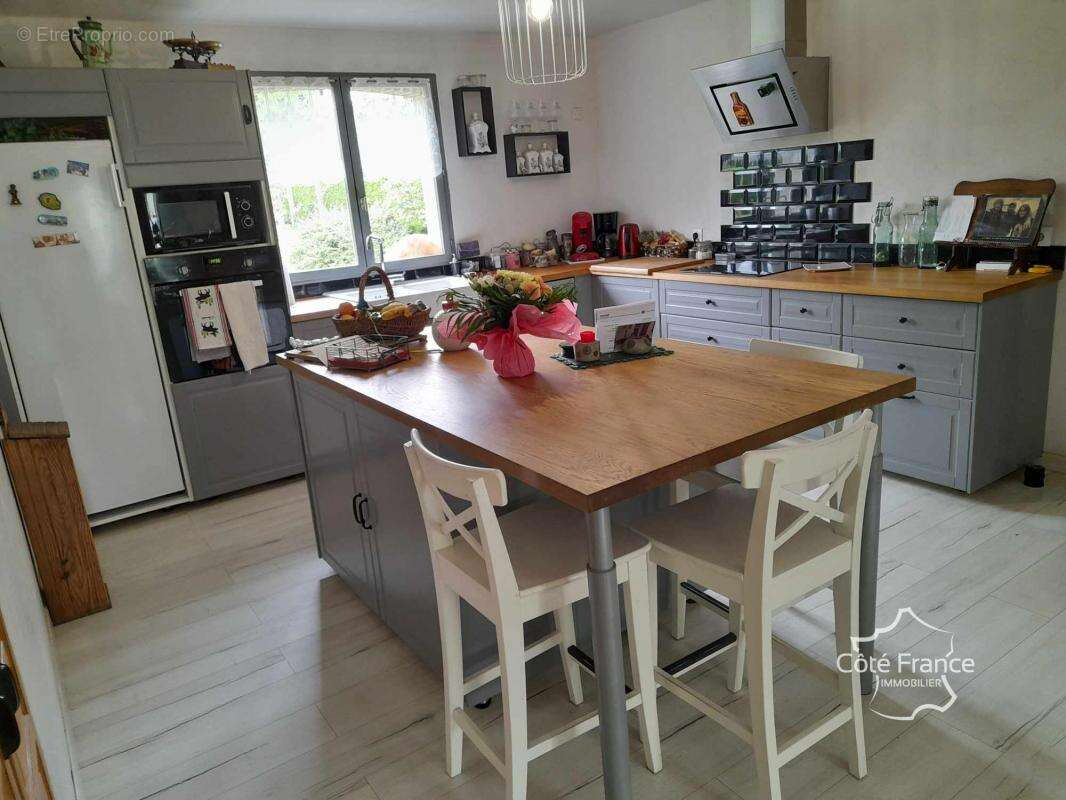 Maison à LA CAPELLE