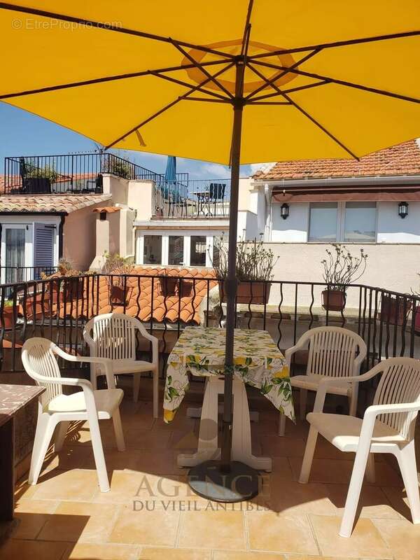 Vieil Antibes – Maison de charme avec terrasse – Quartier Safranier - photo 14