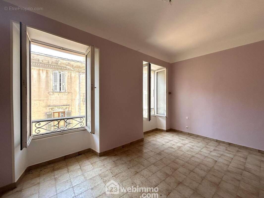 Séjour avec double ouverture - Appartement à SAN-MARTINO-DI-LOTA