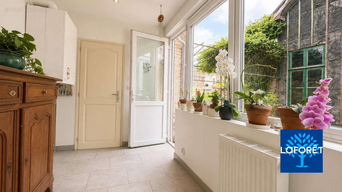 Maison semi plain-pied de 151 m²   4 chambres   Garage   Jardin   Annexe de 25 m²   DPE D   Bruay-sur-l'Escaut - photo 10