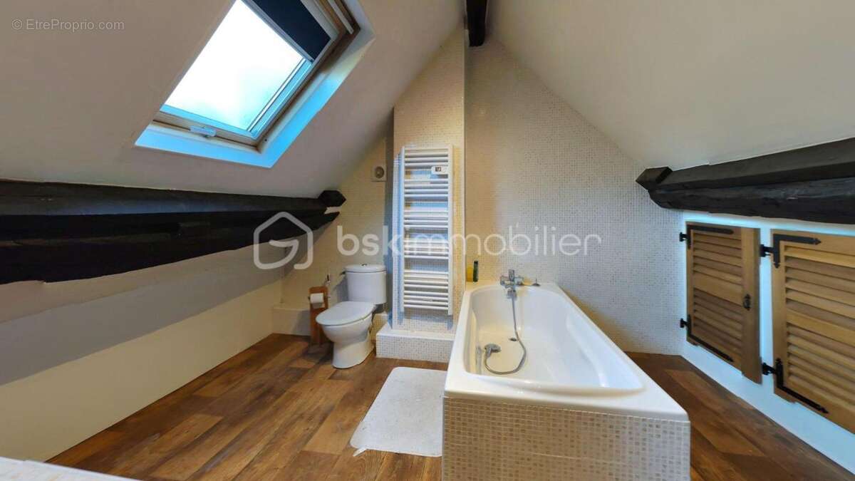 Maison à LES BORDES