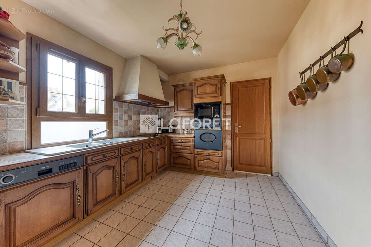 Maison à LA QUEUE-EN-BRIE