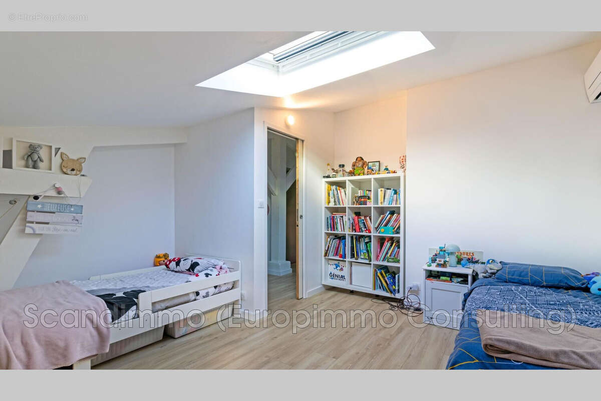Maison à ROQUEBRUNE-SUR-ARGENS
