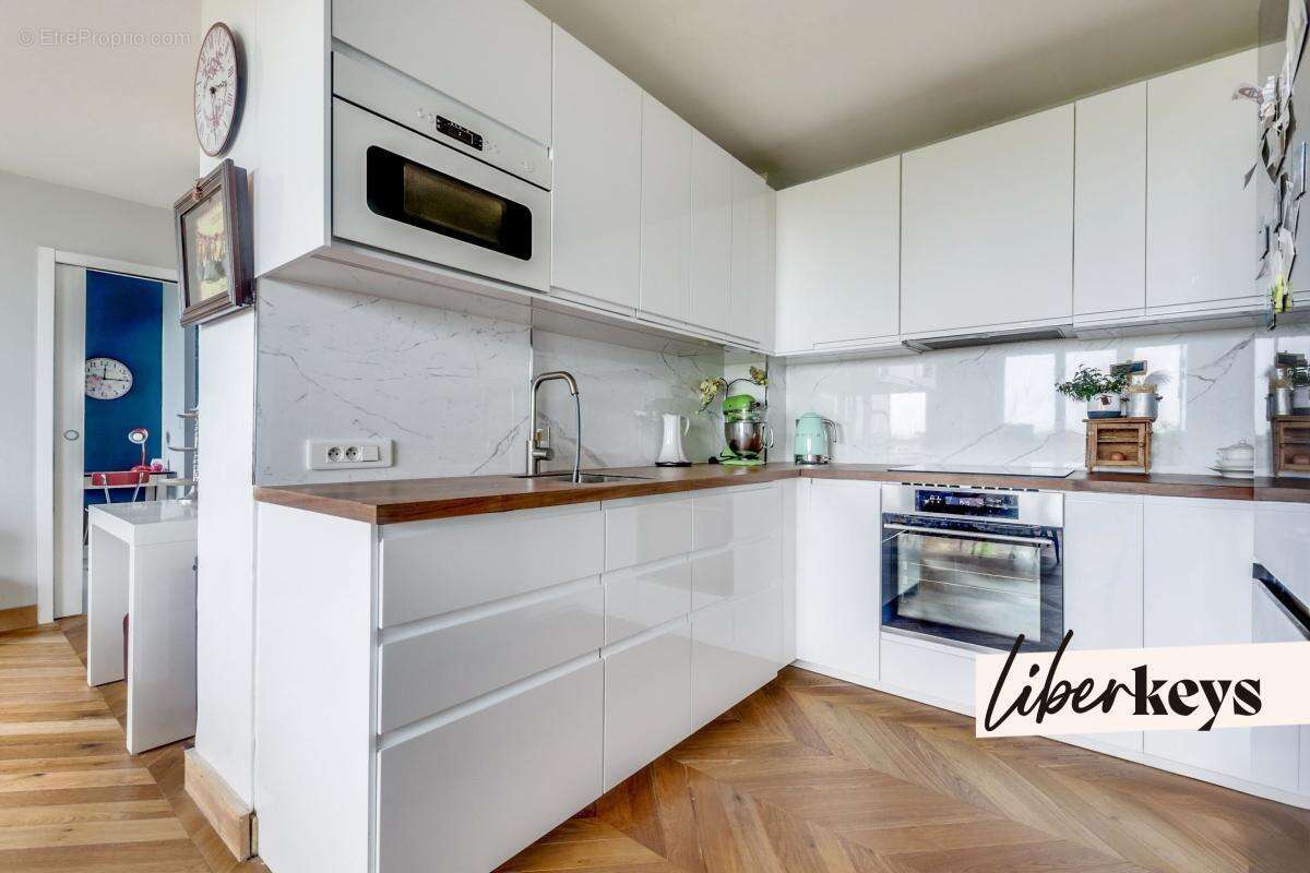 Appartement à PARIS-17E