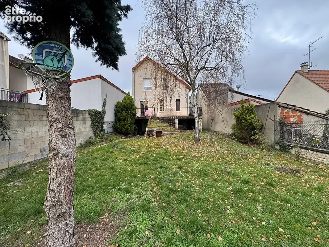 STAINS  Maison familiale 100 m²  Terrain 396 m²  Garage  Sous-sol total  355 300  FAI - photo 2