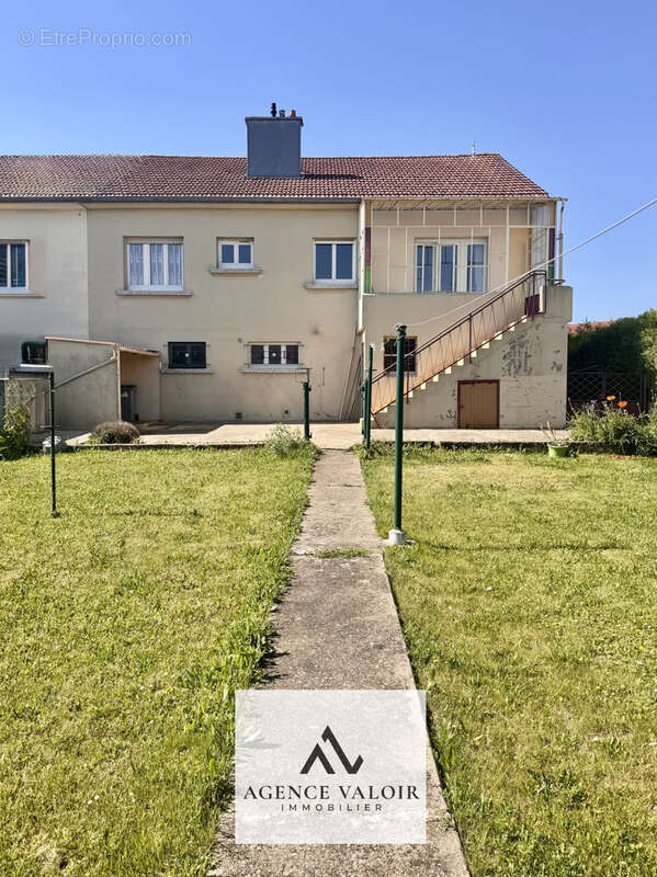 Maison à SEMECOURT