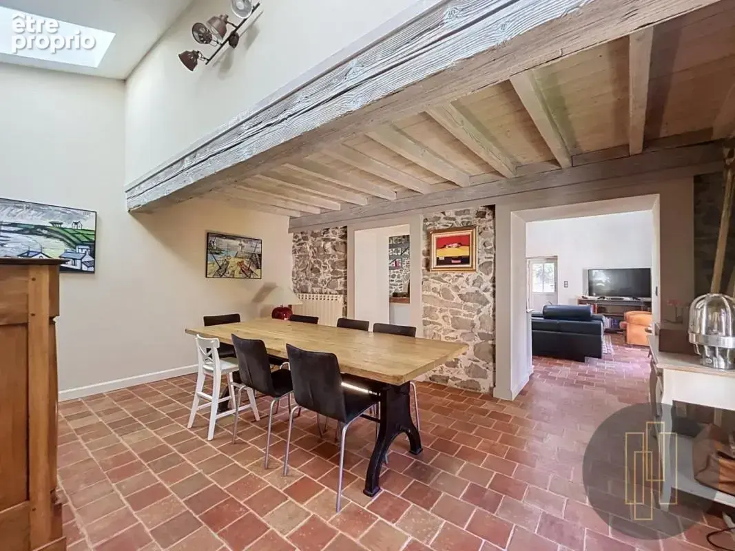 Propriete ancienne courzieu-terrain de 54 480 m2 - photo 5