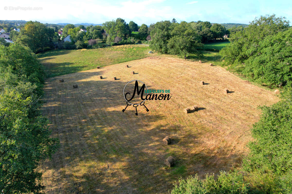 Terrain à BESSINES-SUR-GARTEMPE
