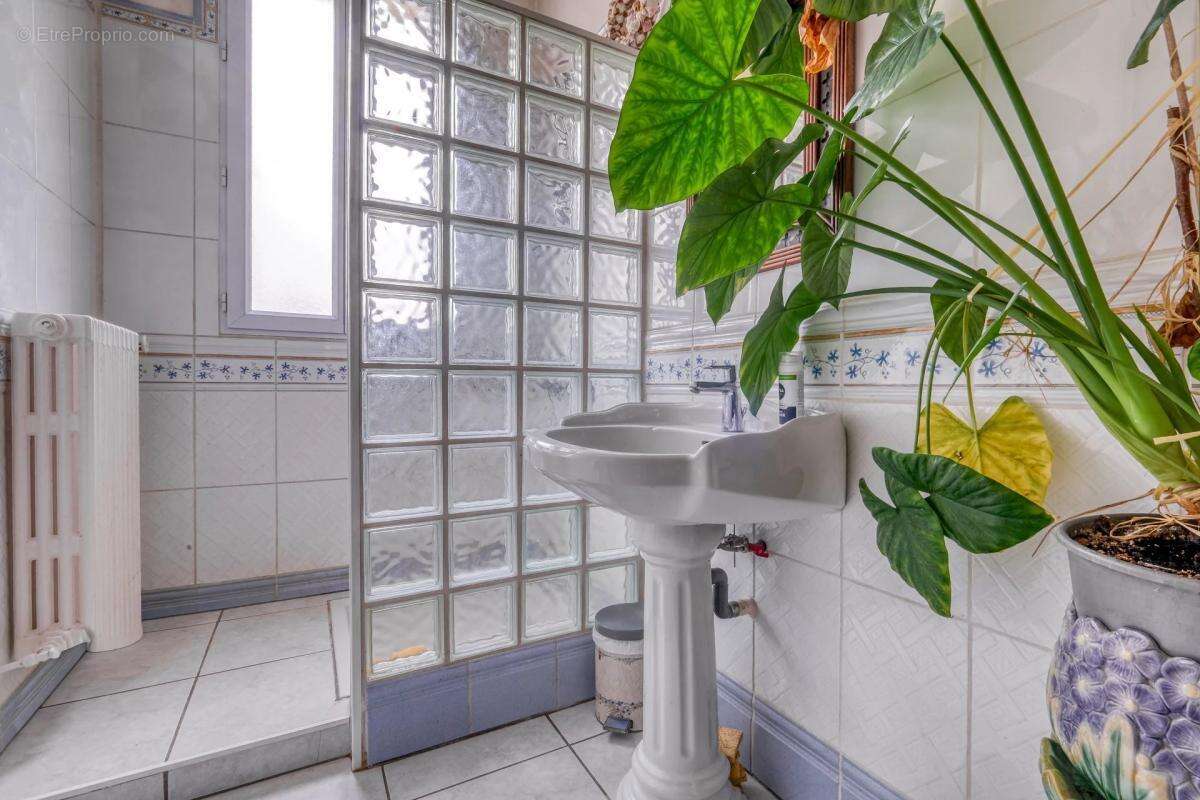 Maison à SAINT-LEU-D&#039;ESSERENT