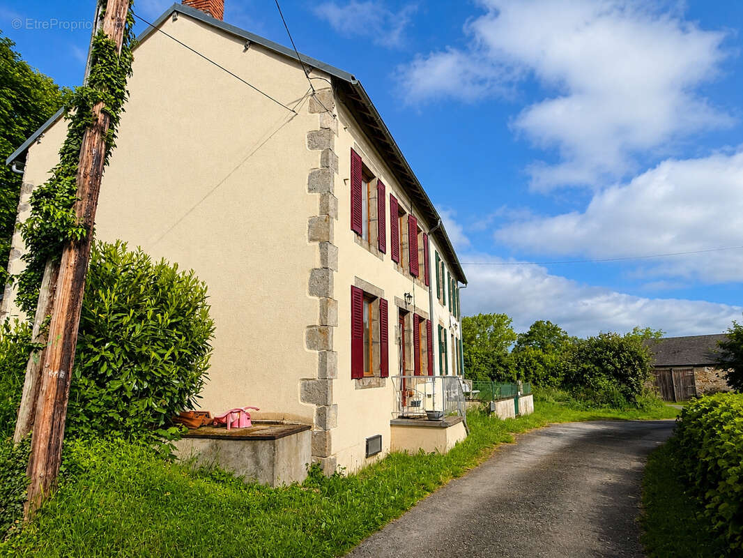 Maison à NEUF-EGLISE