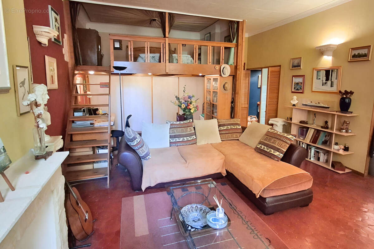 Appartement à MARSEILLE-2E