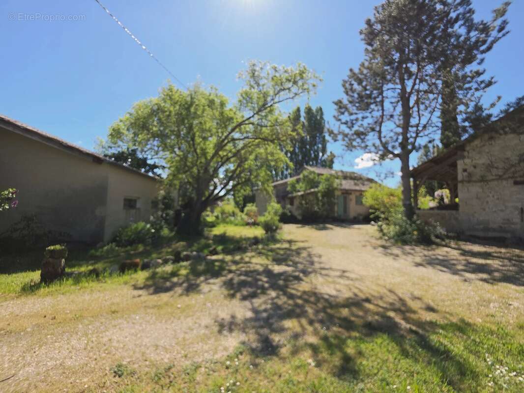 Maison à LAUZUN