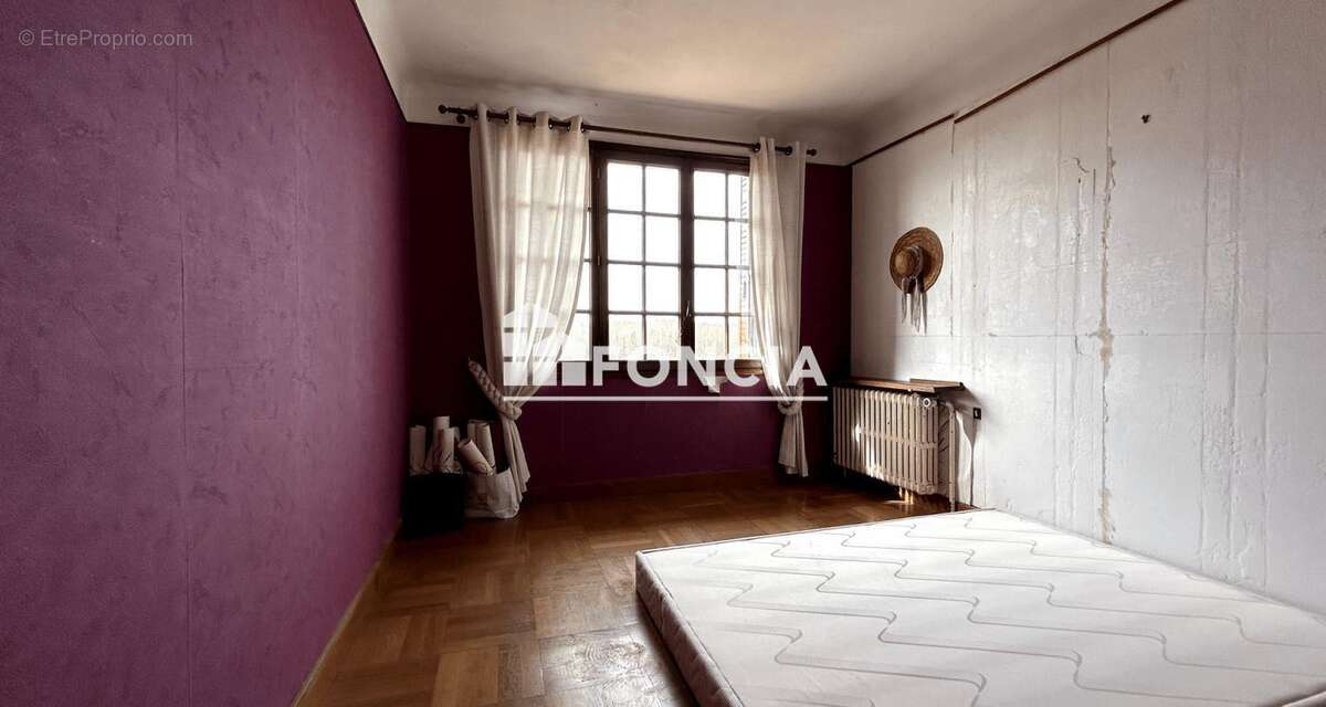 Maison à CORBEIL-ESSONNES