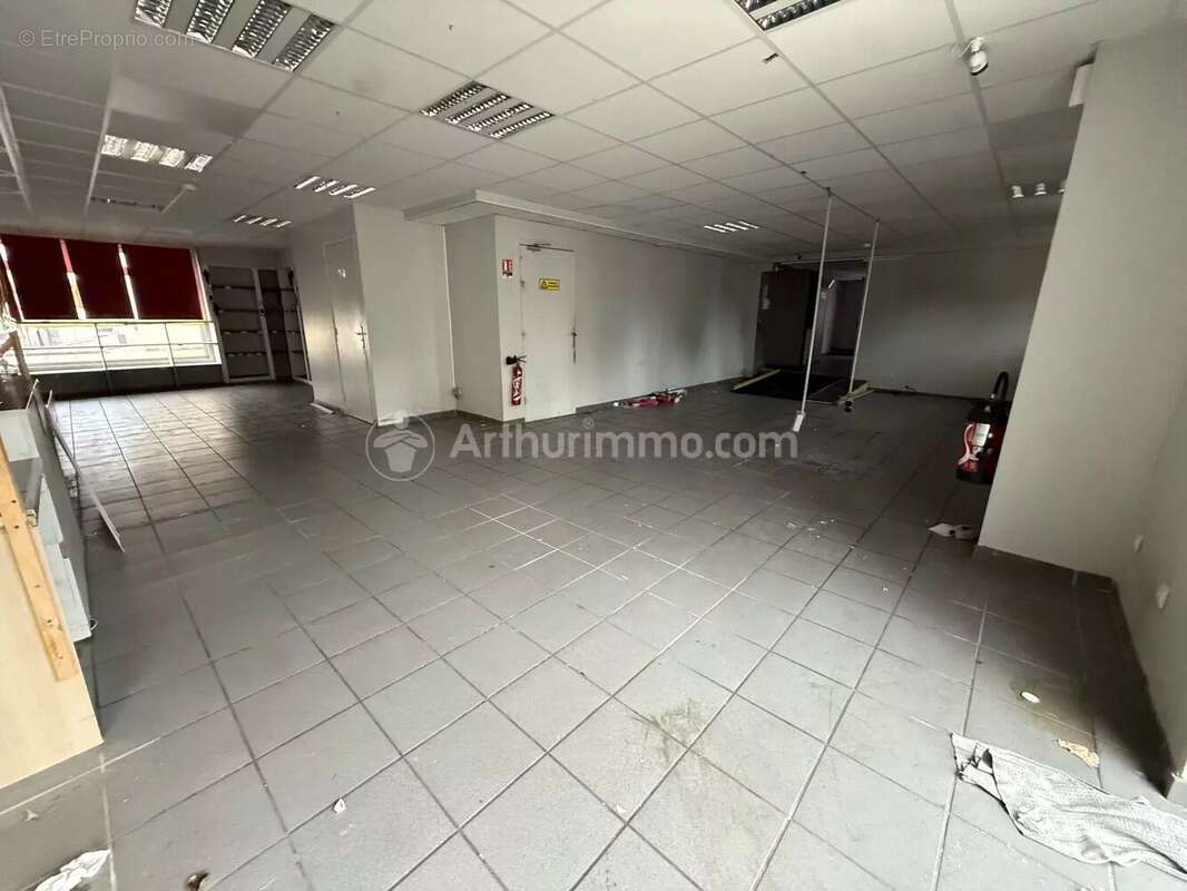 Vente Bureau-local Aubiere(63170) 203 000ï¿œ - photo 2
